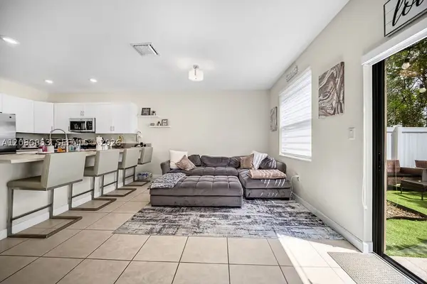 10657 W 32nd Ln, Hialeah, FL 33018