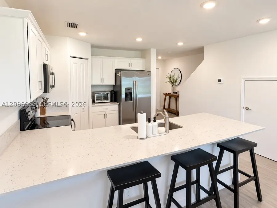 5013 Woods Edge Cir, Riviera Beach, FL 33410 - #3