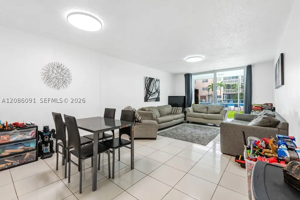 319 NE 14th Ave #106, Hallandale Beach, FL 33009 - #1