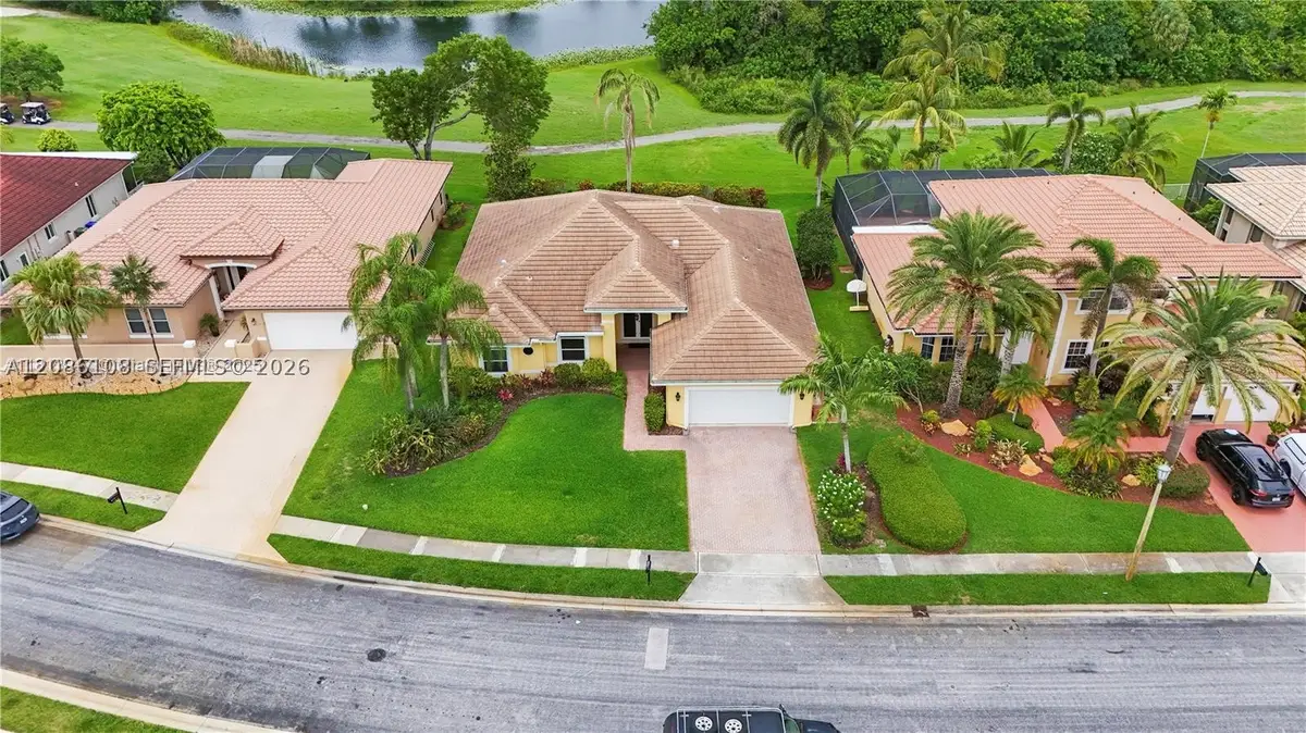 720 W Cypress Pointe Dr W, Pembroke Pines, FL 33027 - #1