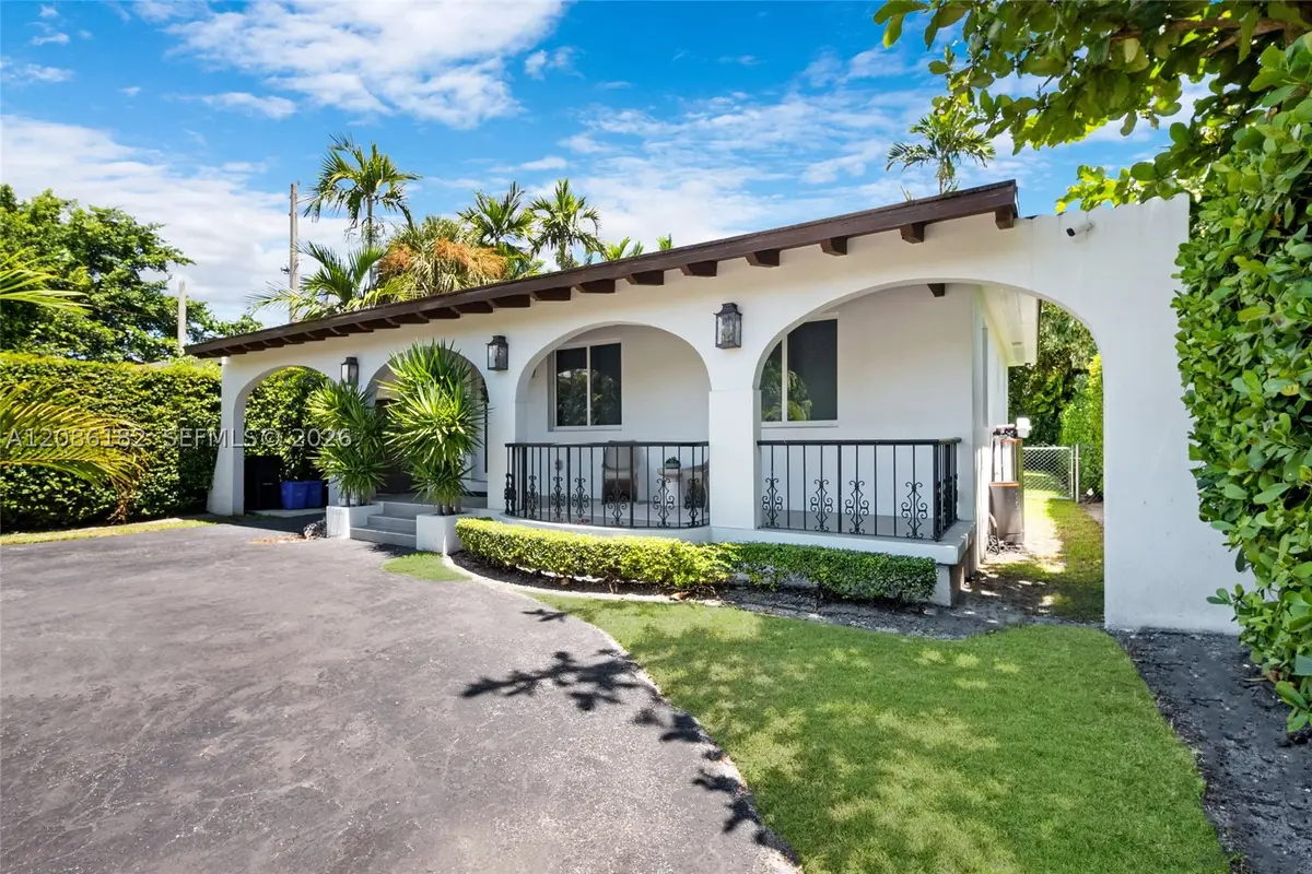 817 Tangier St, Coral Gables, FL 33134 - #1