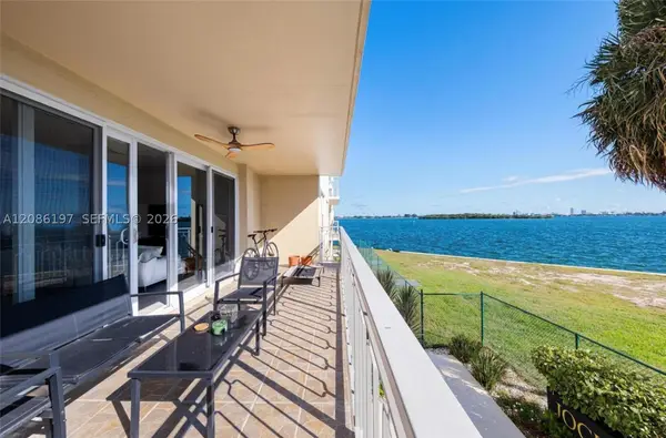 11111 Biscayne #2D, Miami, FL 33181