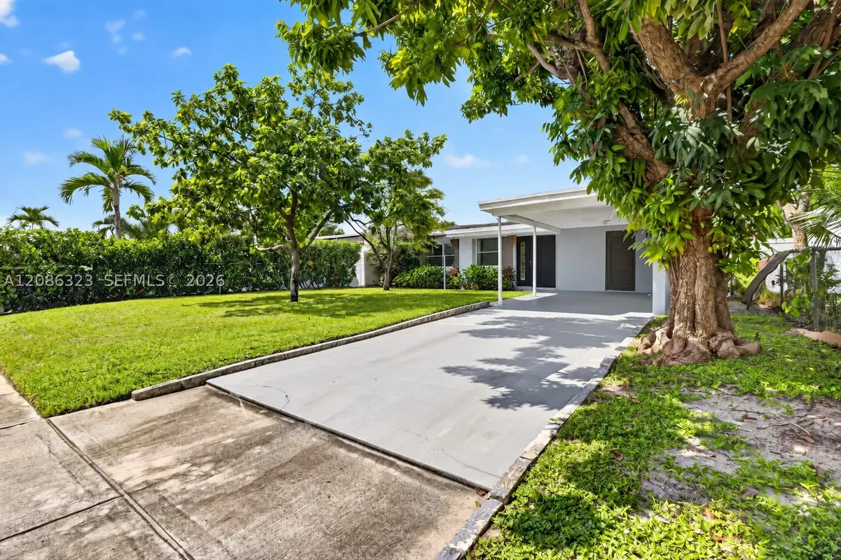 5317 NE 5th Ave, Oakland Park, FL 33334 - #1