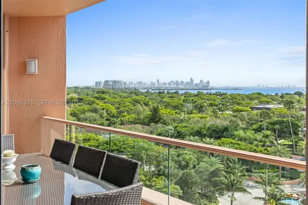 60 Edgewater Dr #9D, Coral Gables, FL 33133