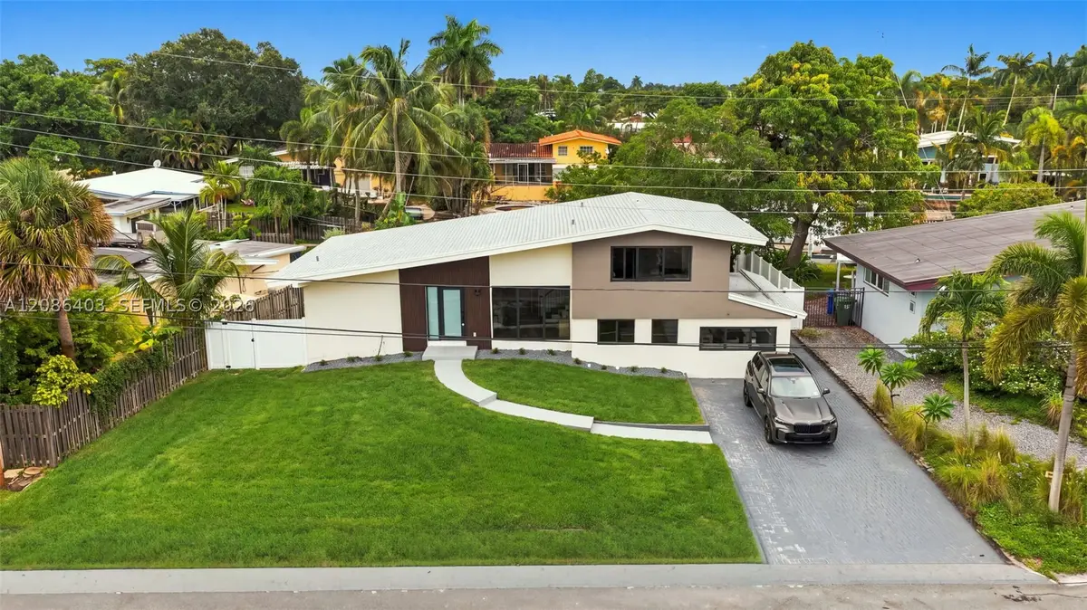 2412 Sugarloaf Ln, Fort Lauderdale, FL 33312 - #1