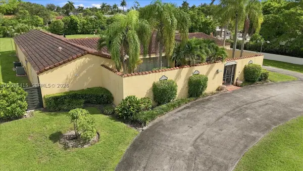 9805 SW 64th St, Miami, FL 33173