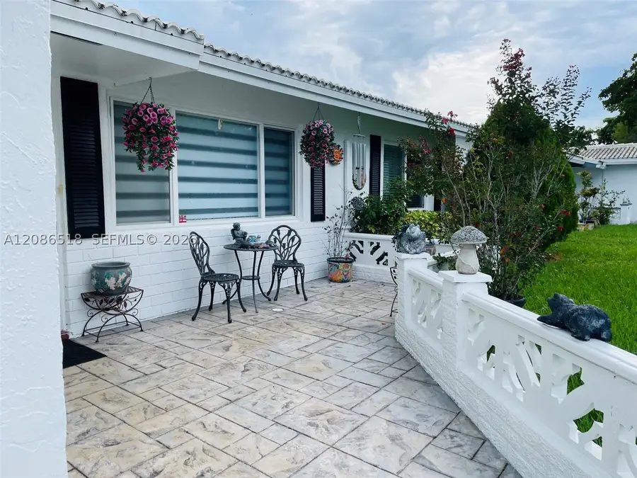 8543 NW 13th Ct, Plantation, FL 33322 - #2
