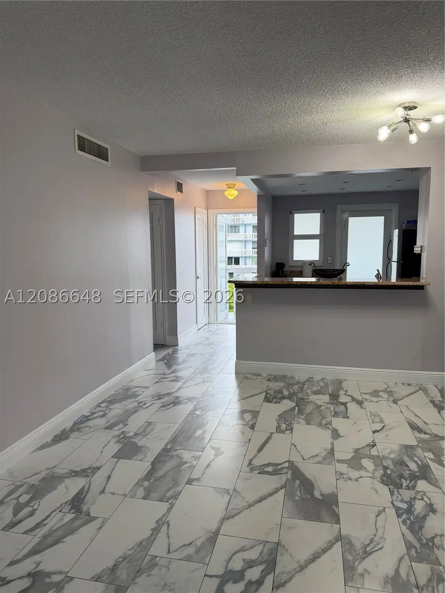 320 NE 12th Ave #506, Hallandale Beach, FL 33009 - #2