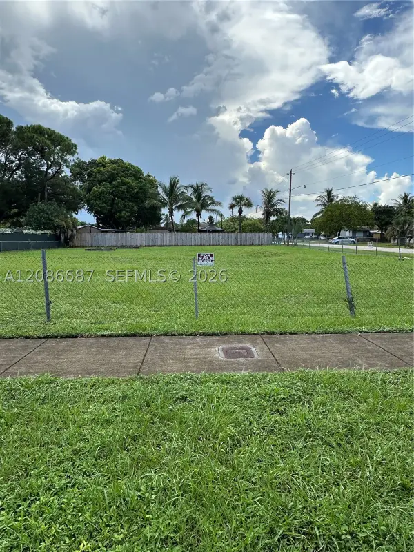 16240 NW 38th Pl, Miami Gardens, FL 33054