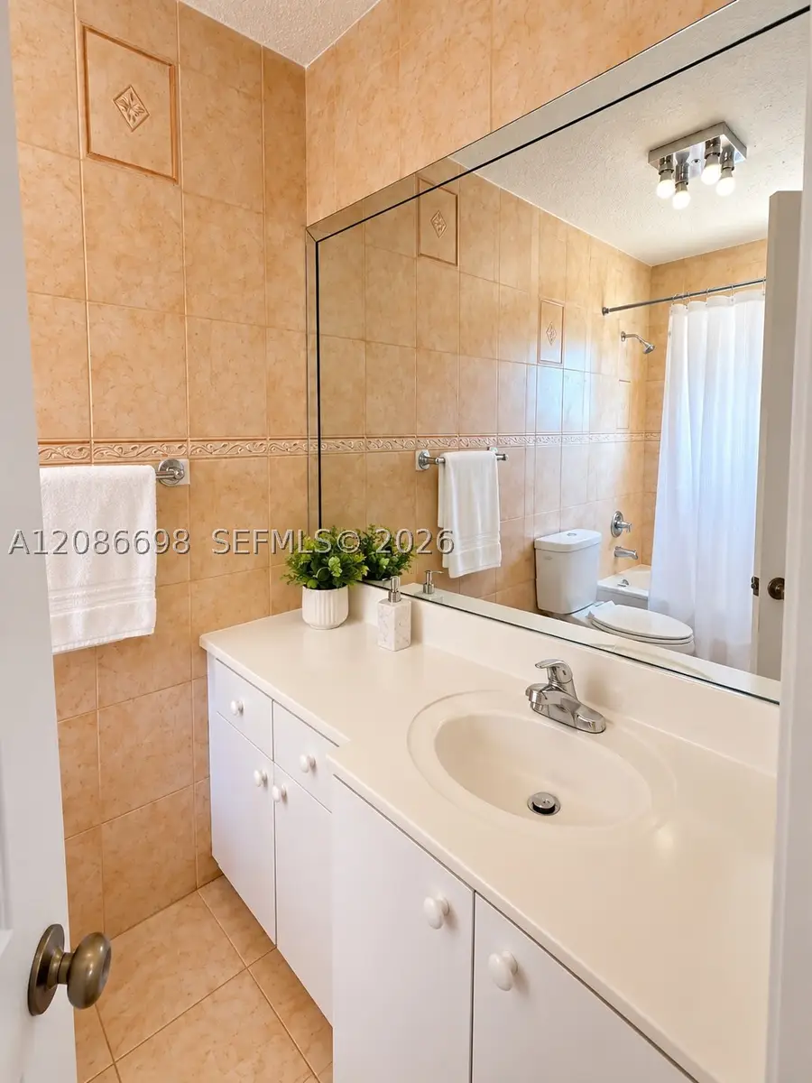 8010 NW 186th Ter, Hialeah, FL 33015 - #3