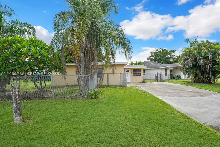 5618 Cinnamon Dr, West Palm Beach, FL 33415 - #2