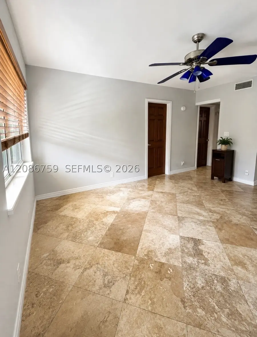 1000 SE 15th St #205, Fort Lauderdale, FL 33316 - #3