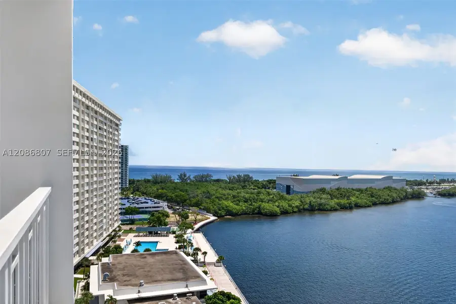500 Bayview Dr #1420, Sunny Isles Beach, FL 33160 - #3