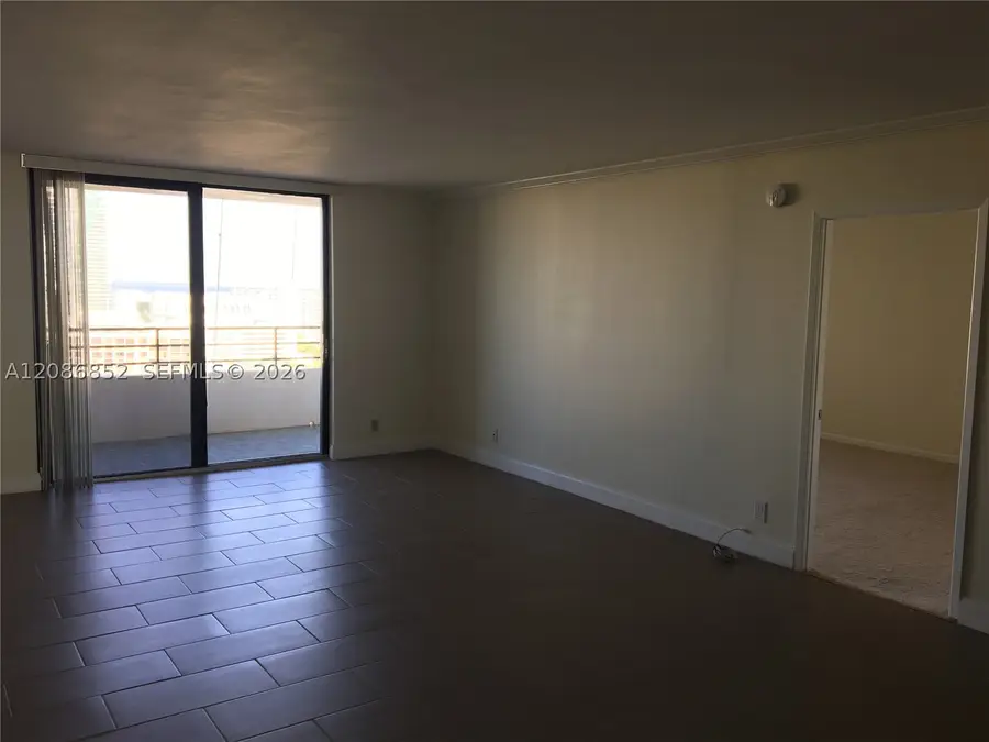 2500 Parkview Dr #2004, Hallandale Beach, FL 33009 - #2