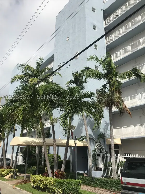 677 NE 24 Th #704, Miami, FL 33137