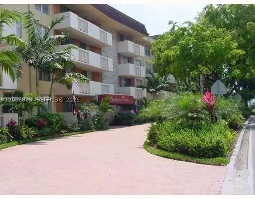 1800 Sans Souci Blvd #428, North Miami, FL 33181