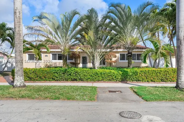 2475 NE 214th St, Aventura, FL 33180