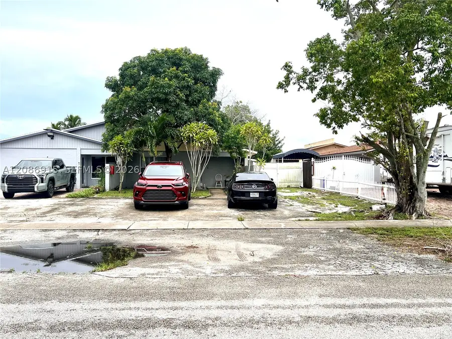 5822 Albert Rd, West Palm Beach, FL 33415 - #3