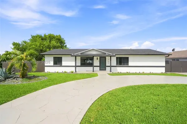 1707 S Curlew Ln, Homestead, FL 33035