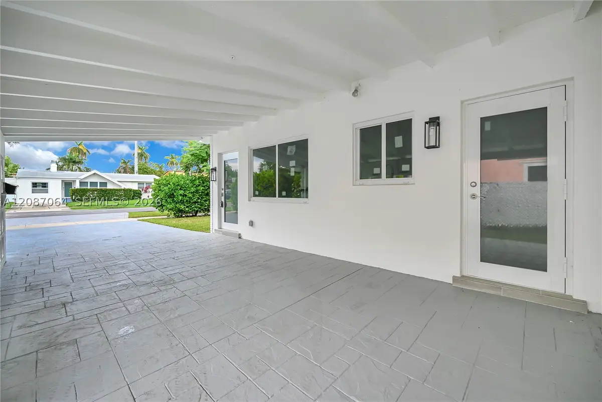 1018 NE 7th St, Hallandale Beach, FL 33009 - #1