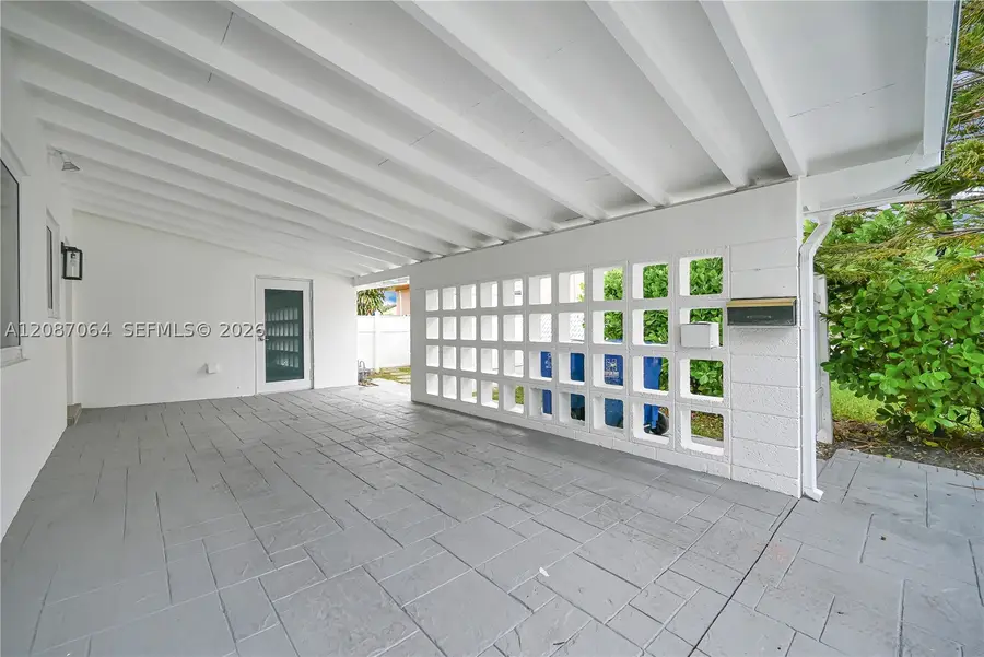 1018 NE 7th St, Hallandale Beach, FL 33009 - #3