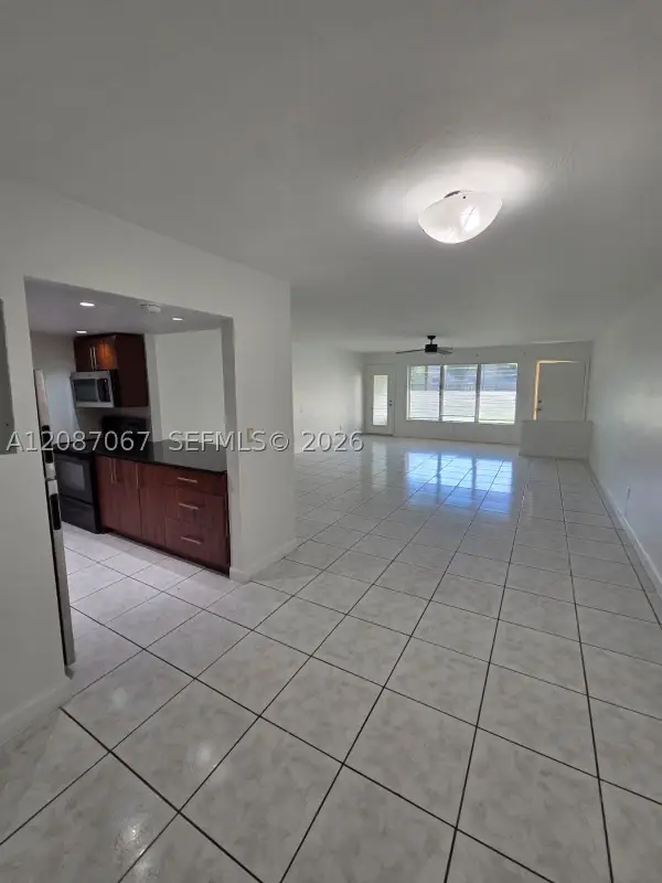 1885 NE 121st St #8, North Miami, FL 33181