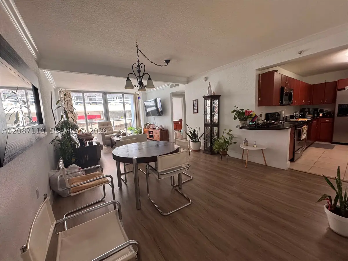 401 69th St #407, Miami Beach, FL 33141 - #1