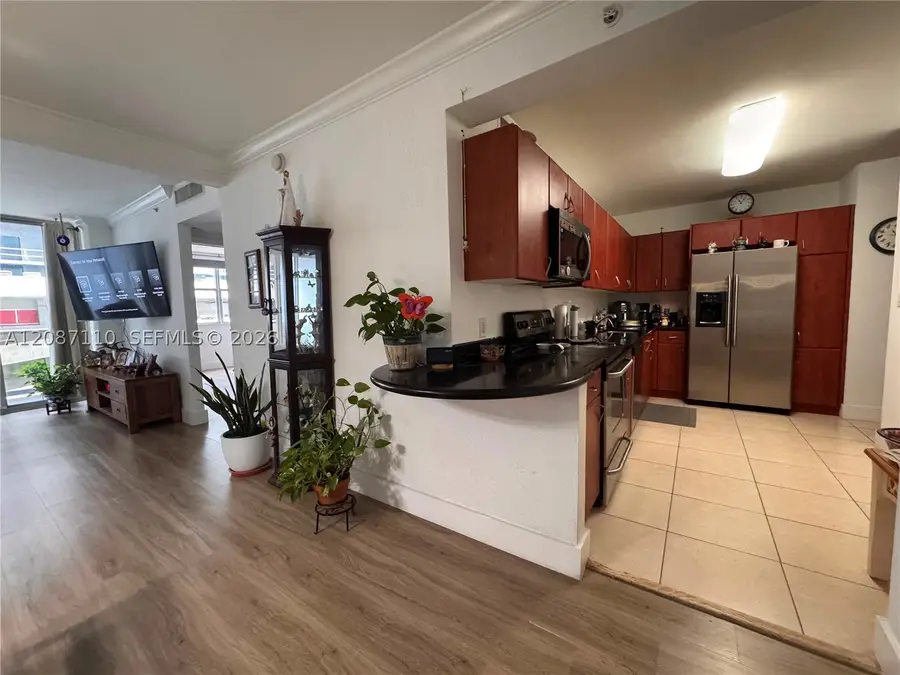 401 69th St #407, Miami Beach, FL 33141 - #2