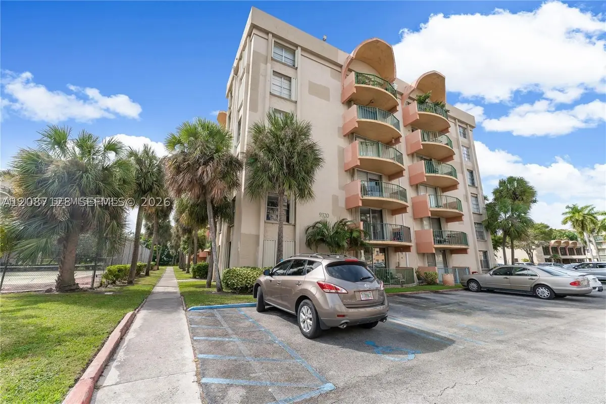 9310 Fontainebleau Blvd #606, Miami, FL 33172 - #1