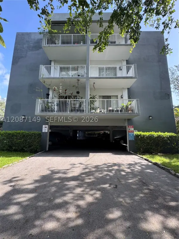 645 NE 121st St #304, North Miami, FL 33161