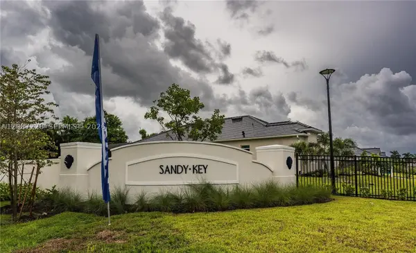 15701 Raveneli Ct, Fort Myers, FL 33908