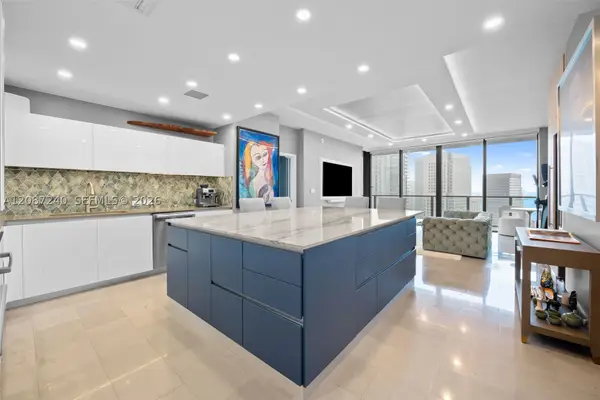 88 SW 7th St #3107, Miami, FL 33130