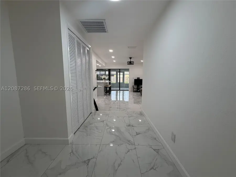 2204 Cherokee Trl, Valrico, FL 33594 - #2