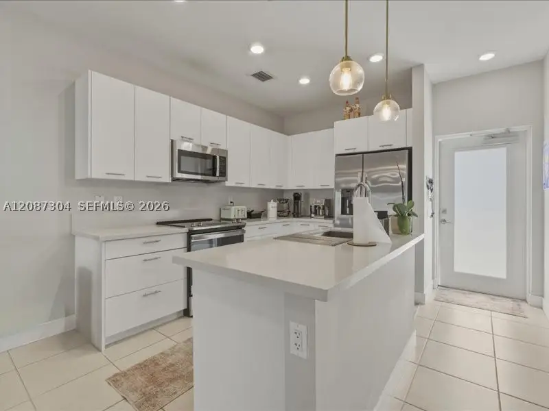 8201 NW 41st St #D-205, Doral, FL 33166 - #2