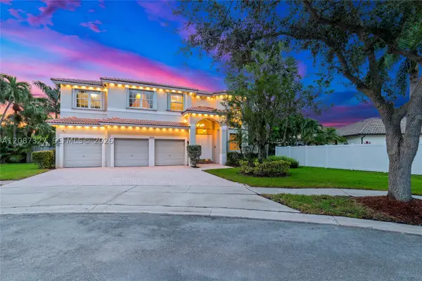 16759 NW 15th St, Pembroke Pines, FL 33028