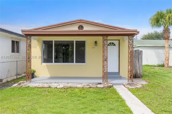 619 N D St, Lake Worth, FL 33460