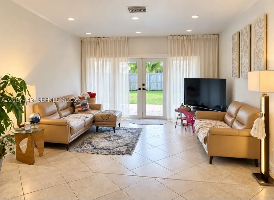 8284 SW 205th Ter, Cutler Bay, FL 33189 - #2