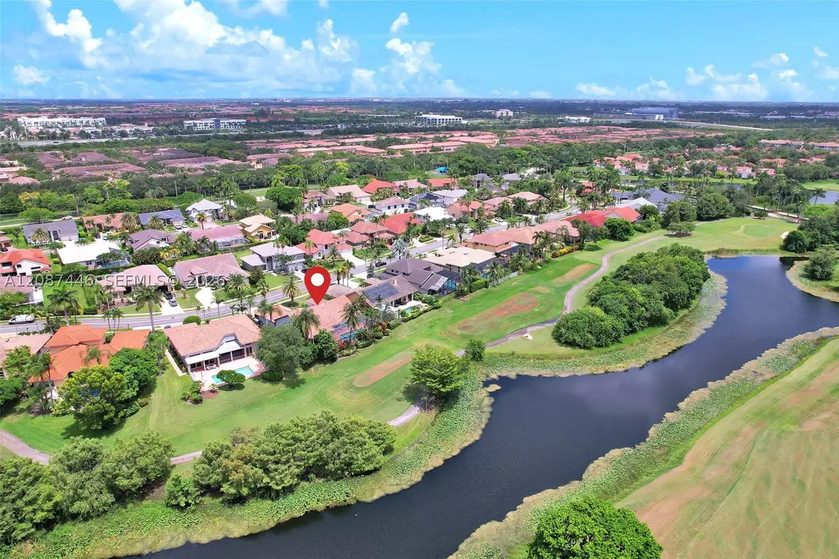 560 W Cypress Pointe Dr W, Pembroke Pines, FL 33027 - #1