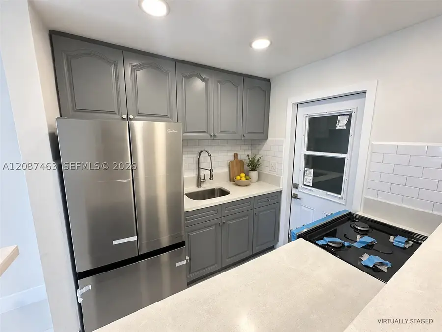 921 Jefferson Ave #4E, Miami Beach, FL 33139 - #2