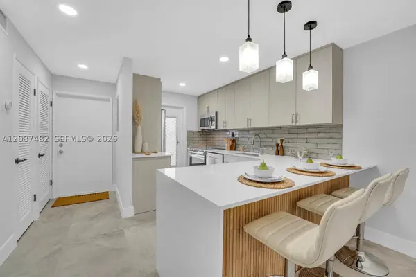 400 SE 10th St #112, Deerfield Beach, FL 33441