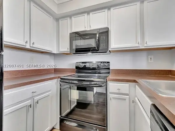 714 Executive Center Dr #28, West Palm Beach, FL 33401