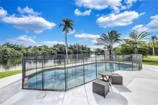 217 N 31st Ave, Hollywood, FL 33021