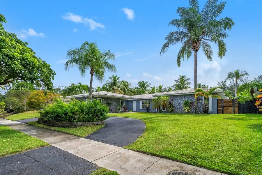 19885 NE 22nd Ave, Miami, FL 33180 - #3