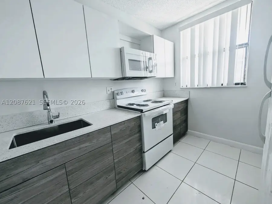 8429 Forest Hills Dr #305, Coral Springs, FL 33065 - #3