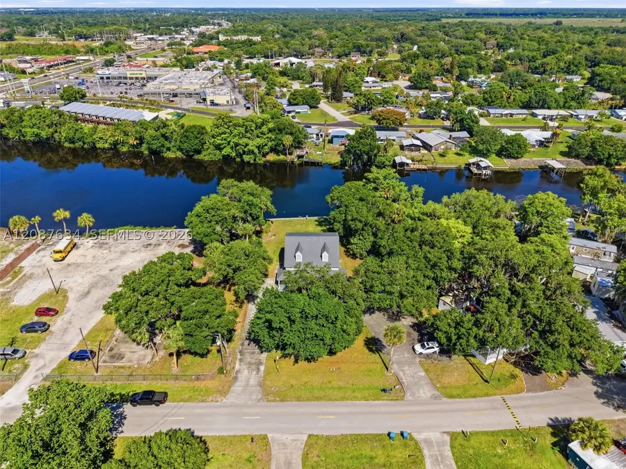 207 SE 6th Avenue, Okeechobee, FL 34974 - #2
