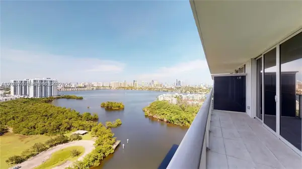 16385 Biscayne Blvd #2104, North Miami Beach, FL 33160