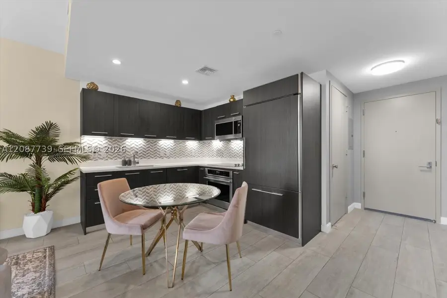 45 SW 9th St #1002, Miami, FL 33130 - #2