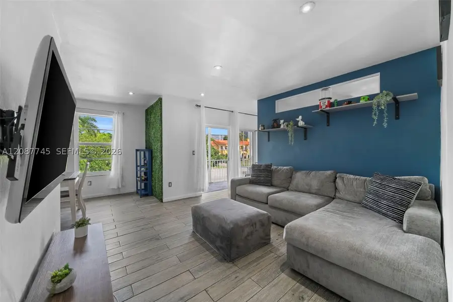 2858 Pine Tree Dr #5, Miami Beach, FL 33140 - #3
