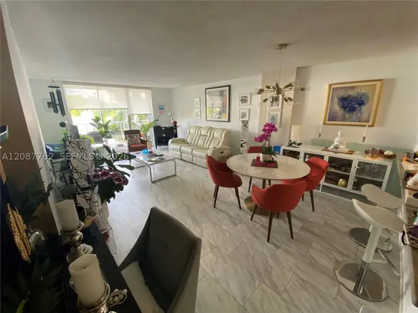 2851 NE 183rd St #303E, Aventura, FL 33160