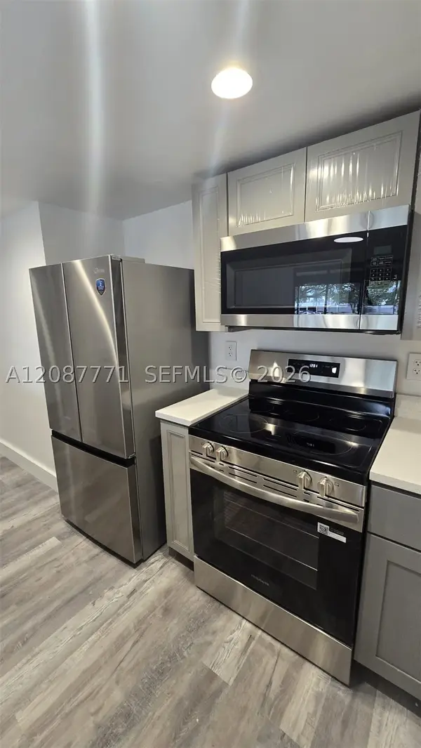 16220 NW 2nd Ave #211, Miami, FL 33169